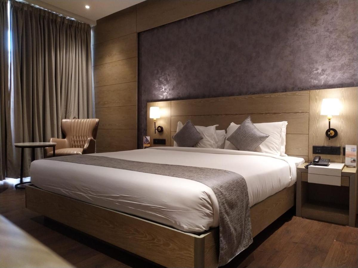 Mothimahal Residency Thrissur Hotel Bagian luar foto